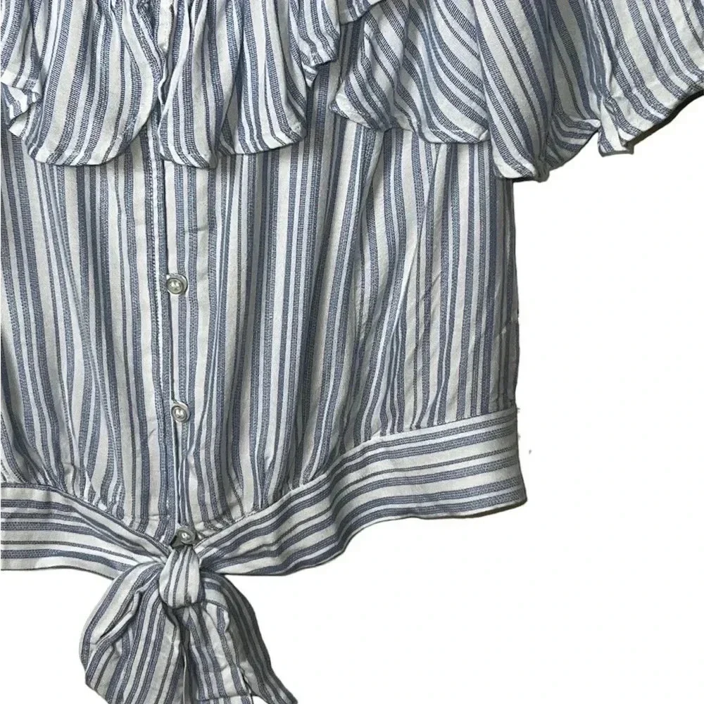 0387. FREE‎ PEOPLE THE ROSEMARY TOP RUFFLES AND TIE FULLY BUTTON SIZE LARGE